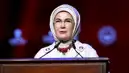 Emine Erdoğan Dünya Ebeler Günü'nü Kutladı
