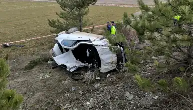 Kütahya'da Şarampole Devrilen Otomobilde Ölüm