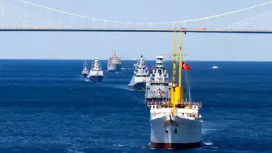 Mavi Vatan Gemileri Boğaz'ı Selamladı