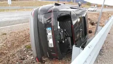 Kontrolden Çıkan Araç Takla Attı: 3 Yaralı