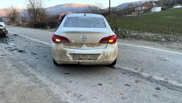 Adıyaman'da Çarpışan Otomobillerde 4 Yaralı